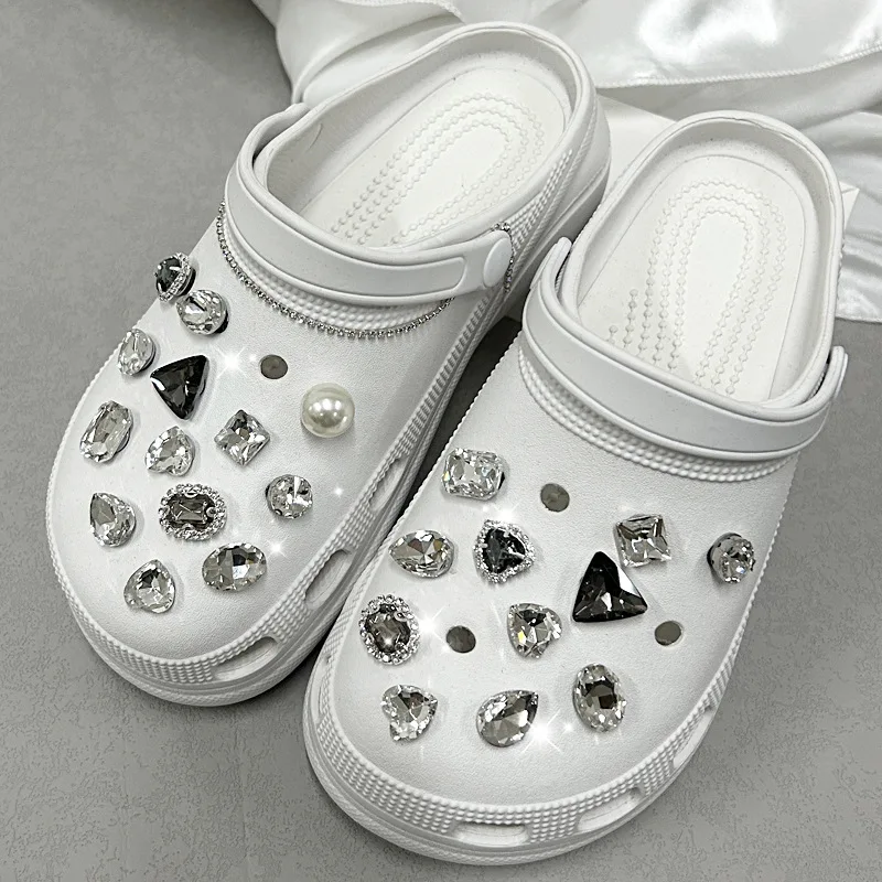 Shoe Charms Trendy Rhinestone Pearl Designer DIY Quality Women Shoes Charms for JIBS Chain Clogs Buckle Kids boys girls Gift New