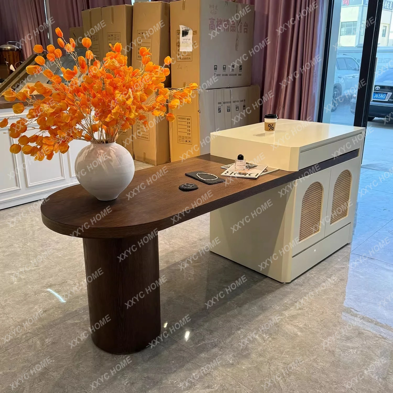 

Clothing store Nakajima platform display table Solid wood long table ornament table