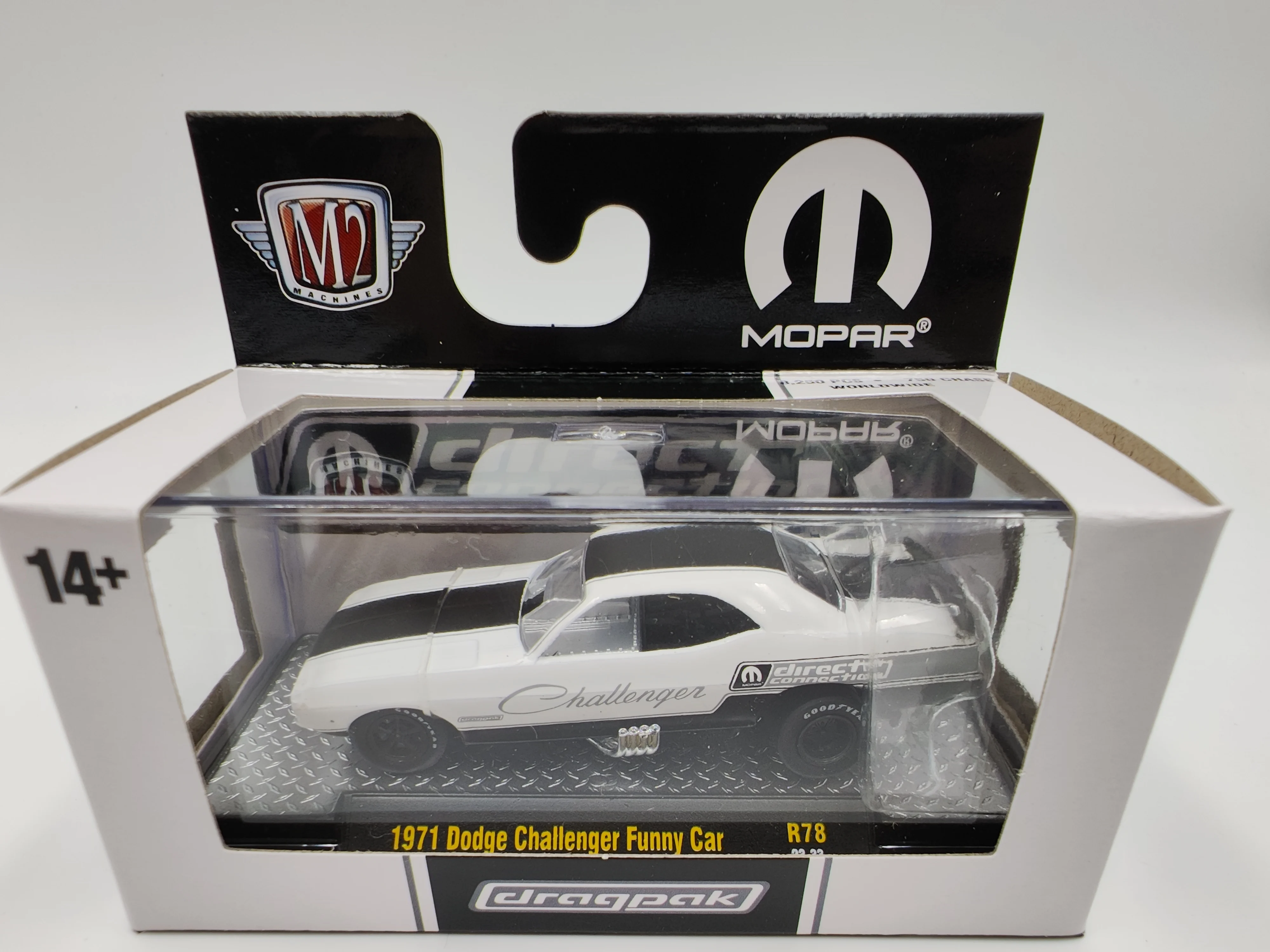 M2 Machines 1:64  1971 Dodge Challenger Funny Car Collection die cast alloy car model decoration gift