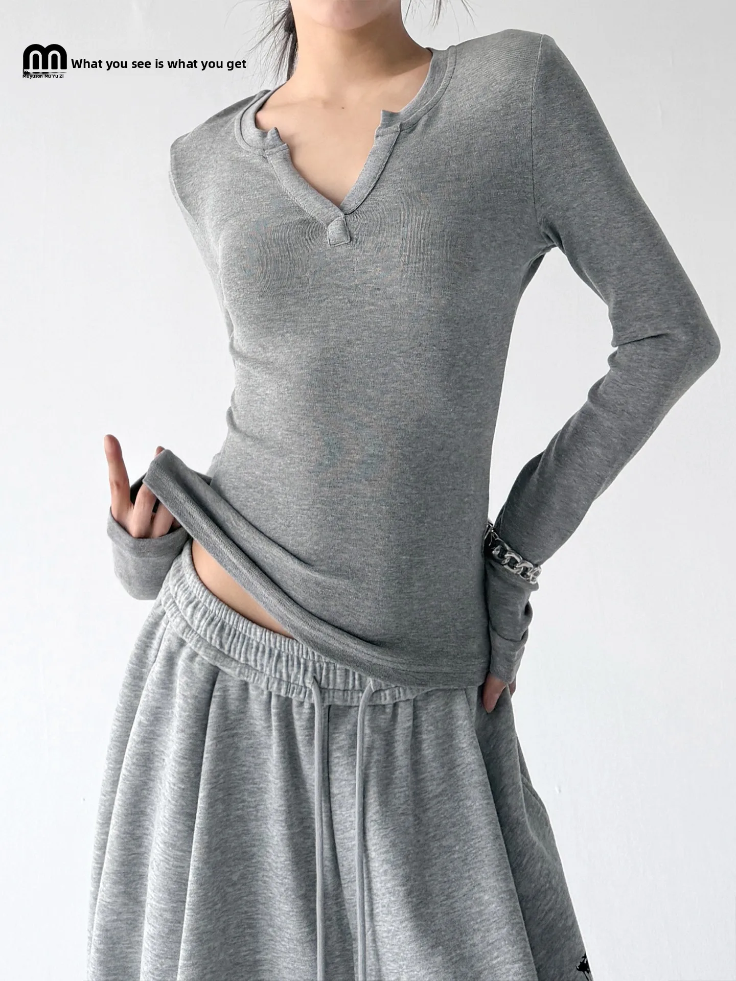 Fashionable V-Neck Long Sleeve Women's T-Shirt Slim Fit Grey Versatile Base Layer Shirt Comfortable Soft Knitted Top