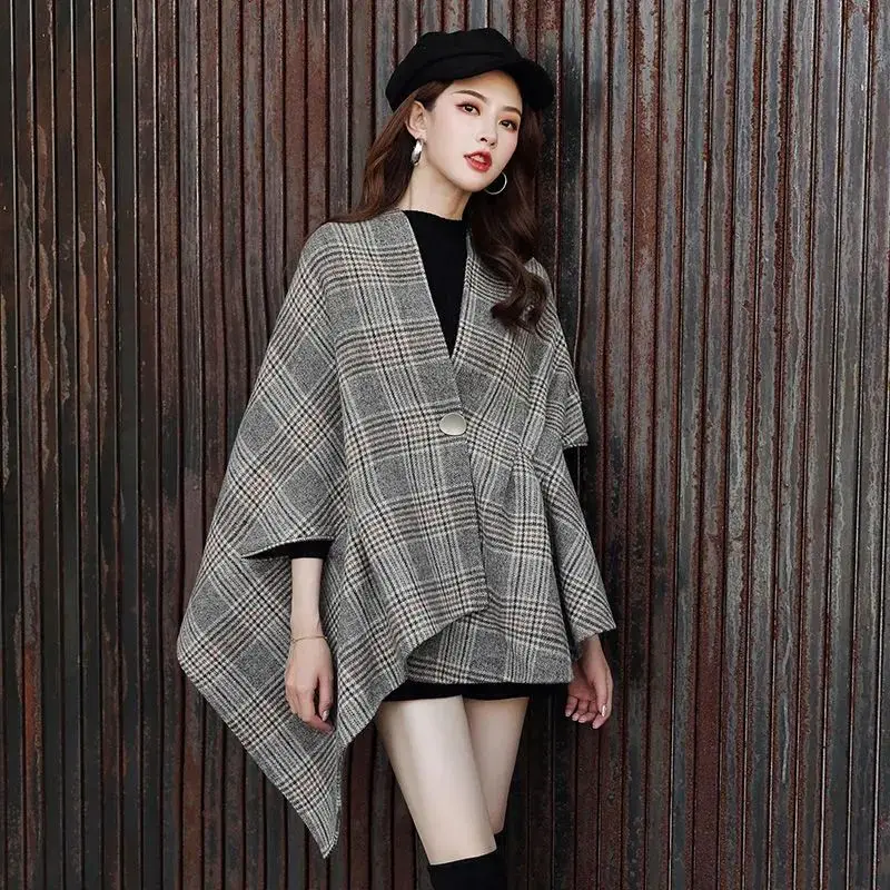 Women's Retro Check Wool Coat UK Style Loose Cape Overcoat for Petite Korean Fashion Warm Autumn Winter New Arrival