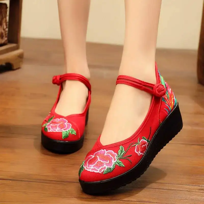 ソフトボトム刺繍ダンスシューズ女性用北京スタイル綿靴スクエアダンスやナショナルダンス用赤いダンスシューズ