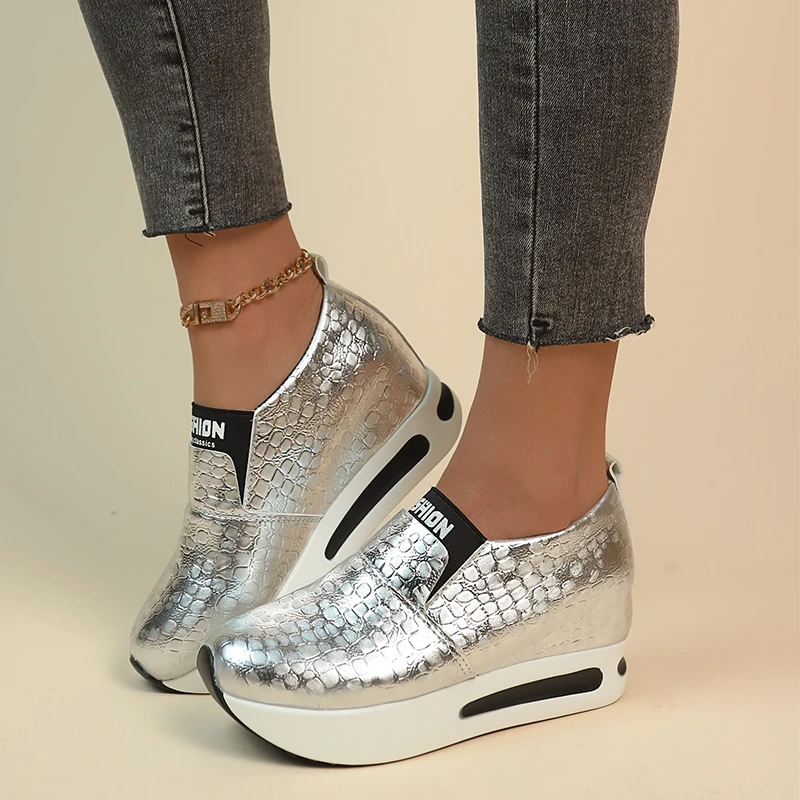 Modische Damen Metallic-Krokodil-Textur Slip-On Versteckter Keilabsatz Plateau-Schuhe Damen Höhenverstärkende Casual Walking Loafers Sneakers – Detail 3