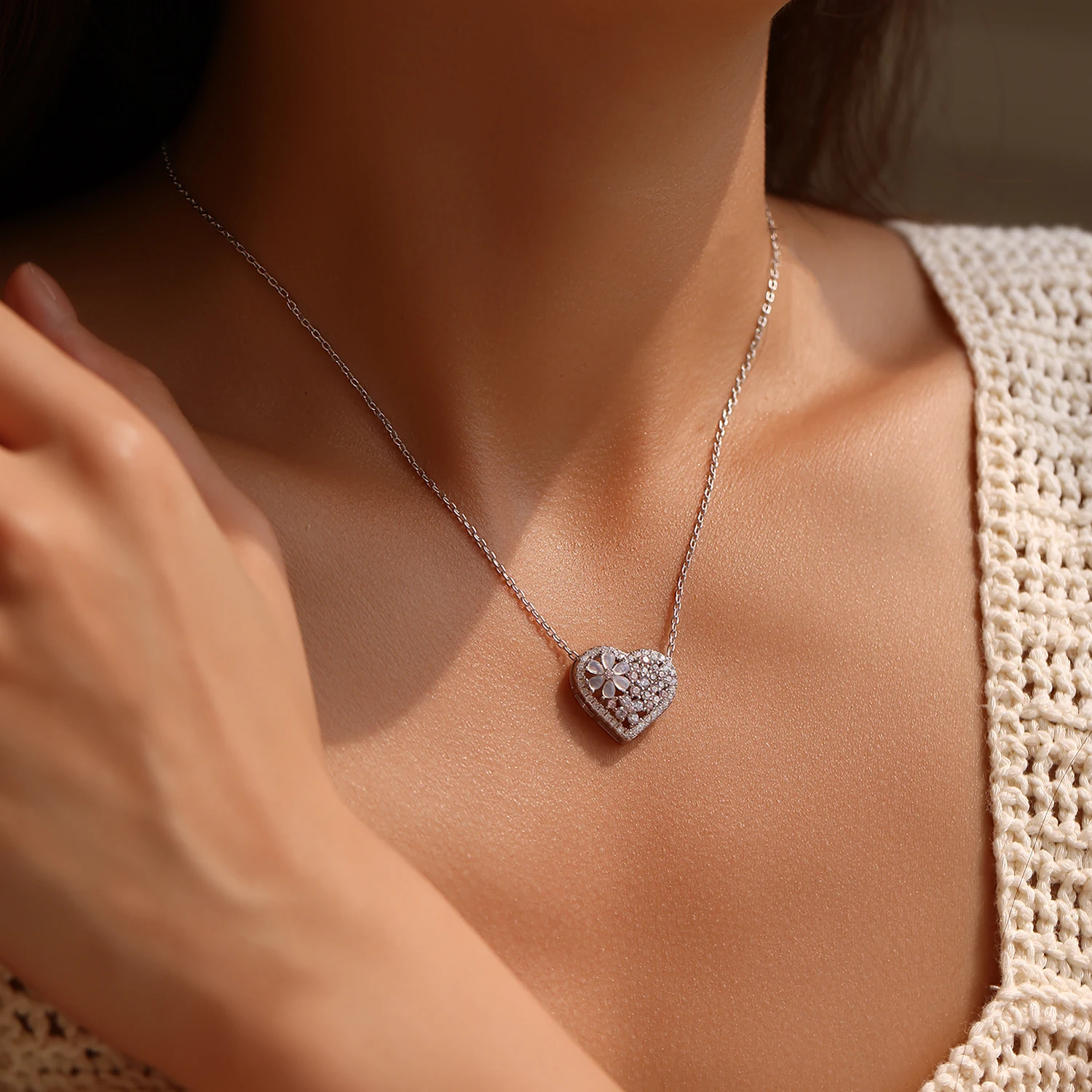 MODIAN 925 Sterling Silver Light Luxury Full Cz Hollow Flower Sweet Heart Pendant Necklace For Women Fine Jewelry Accessories