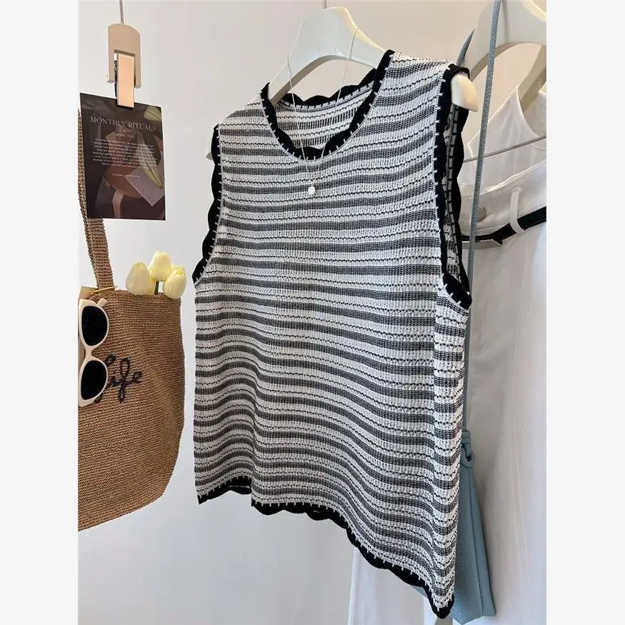 

Women's Striped Knit Round Neck Sleeveless Vest Autumn Long Sleeved Vintage Top Outerwear Female Christmas Knitted Thin Top