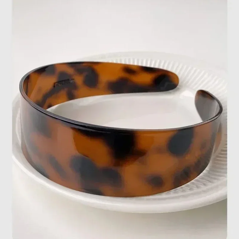 Retro Headband with Classic Tortoiseshell Pattern Ideal for Non-Slip Face Washing by Adult Women