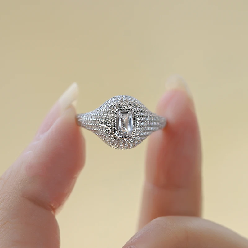 Luxurious Authentic S925 Silver Micro-encrusted Zircon Princess Ring with High-end Simple Fashion Design