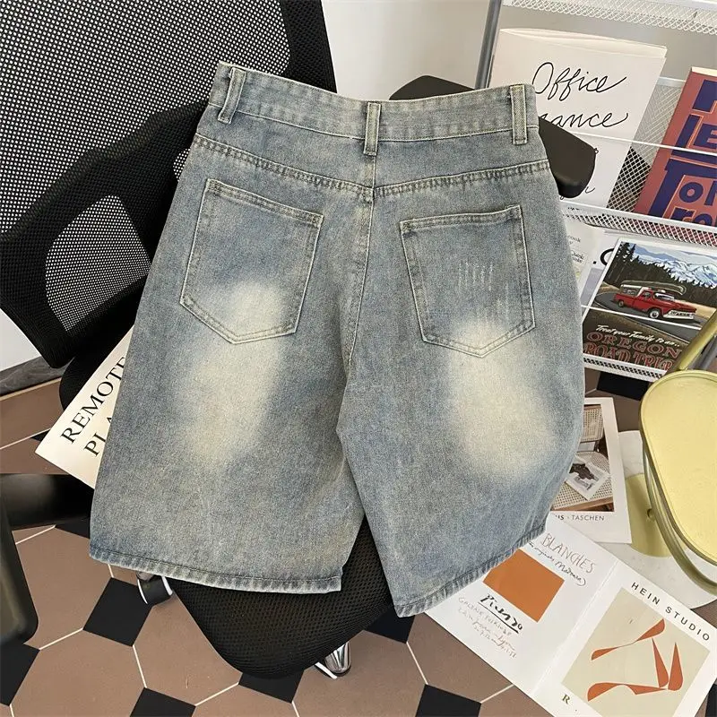 ผู้ชายห้าจุดฉีกยีนส์ฤดูร้อนบางหลวมล้างทําความสะอาดได้เก่ากางเกงขนาดกลาง