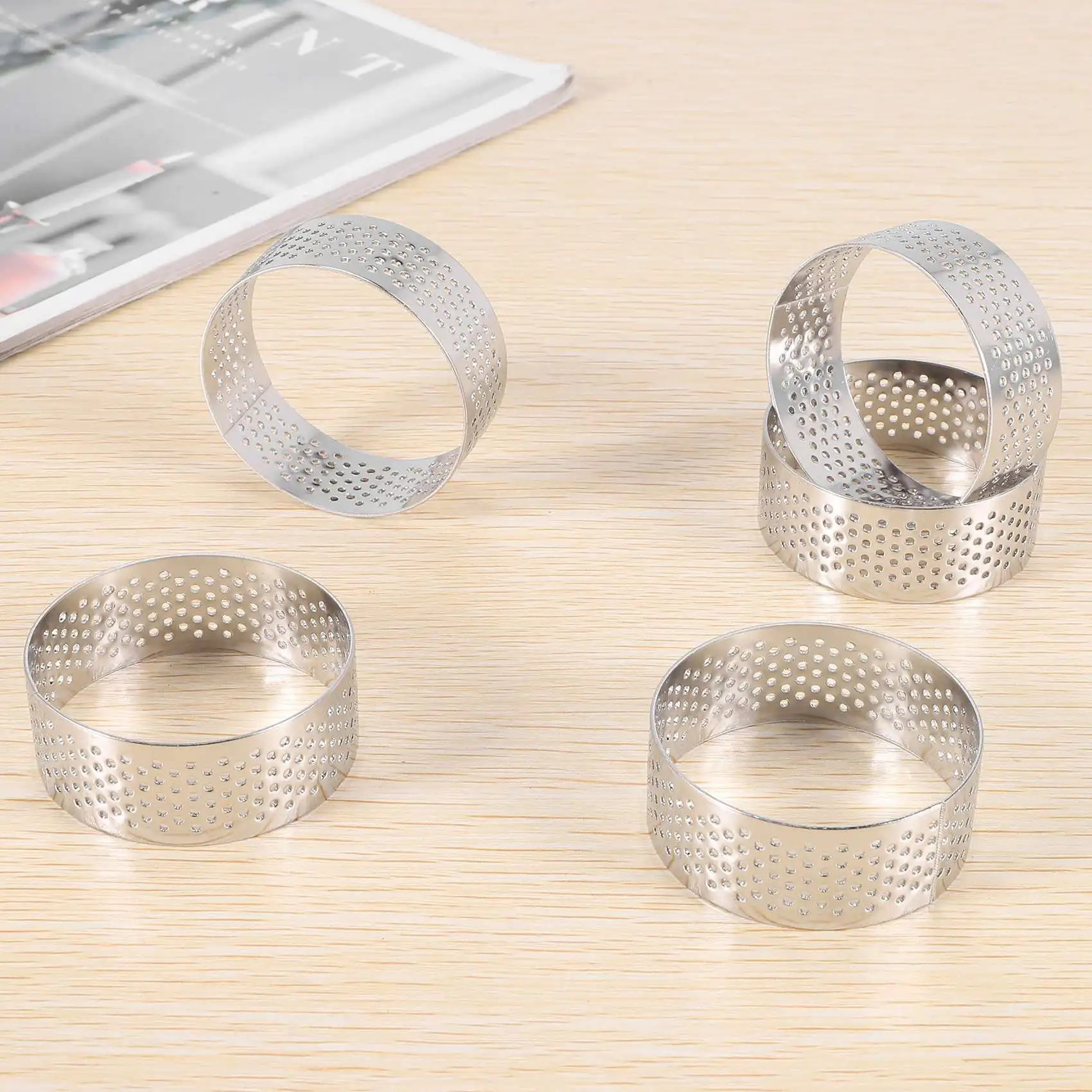 LDHL Stainless Steel Perforated Tart Ring, 5Pcs 5cm Perforated Cake Mousse Ring, DIY Round Tart Rings for Baking Dessert Ring