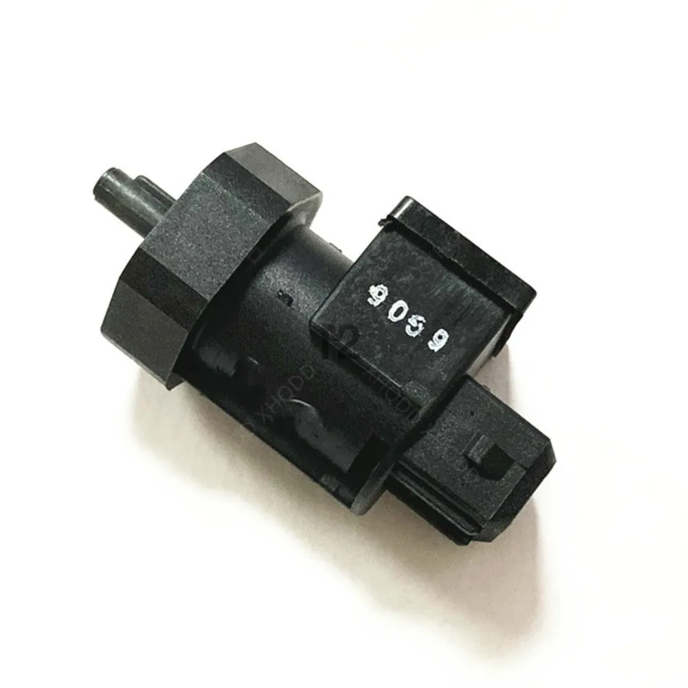 

964204A600 Speed Sensor For Hyundai ACCENT Atos Getz Trajet ELANTRA TUCSON SONATA FORTE RIO SOUL SPECTRA OPTIMA SORENTO Carens