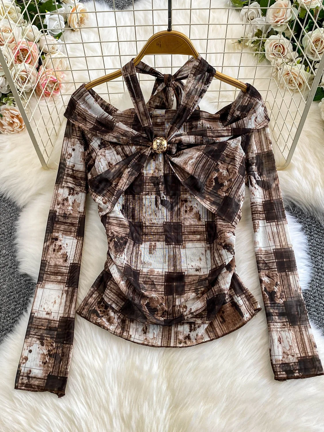 

Шикарная футболка с закрученным узлом на одно плечо, женская осенняя футболка с завышенной талией, утягивающий топ, дышащий длинный све с принтом