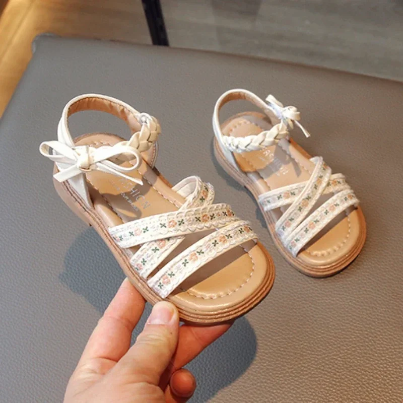 Summer Girls Sandals Fashion Embroider Flower Children Princess Shoes Open-toe Sweet Bowknot Kids Causal Flat Sandals Soft Soled