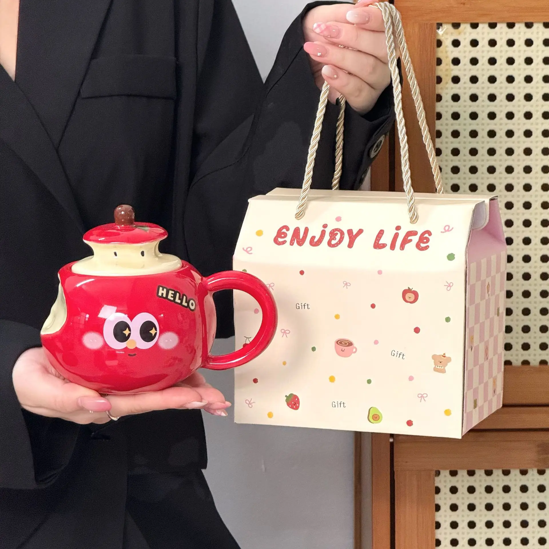 

Рождественская милая кружка для пары с яблоком и крышкой, офисная керамическая чашка для кофе, подарок для женщин