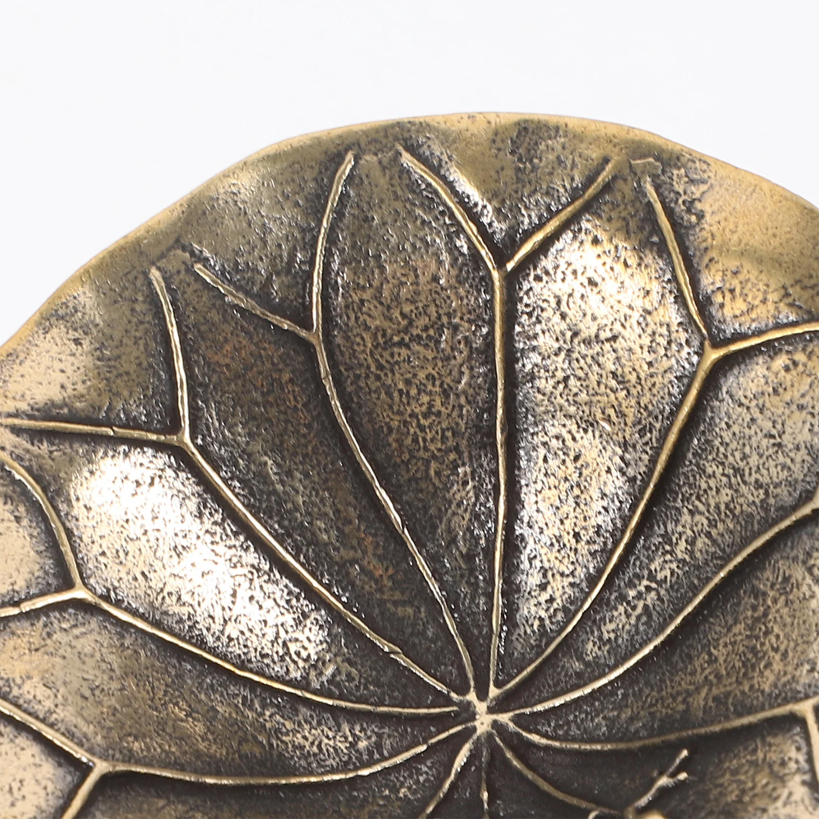 

Lotus Leaf Shaped Tealight Holder Metal Decorative Tabletop Stand For Home Wedding Party Desktop Decoration