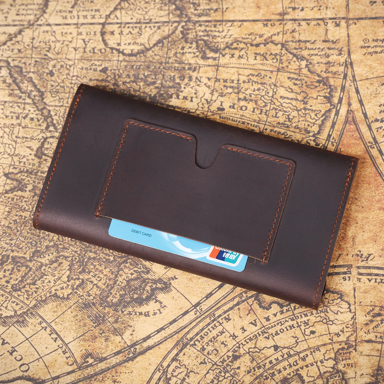 S.WORKER Vintage Echtleder-Clutch-Tasche Handgefertigte Herren-Langbörse für Handy, Bargeld und Karten. – Detail 12