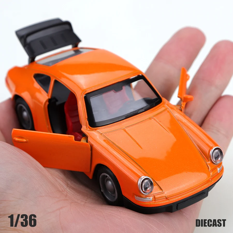 Old-style alloy 9ll model car, three doors can be opened, super collectible, boy's toy, pullback function, 1/36 (bagged).