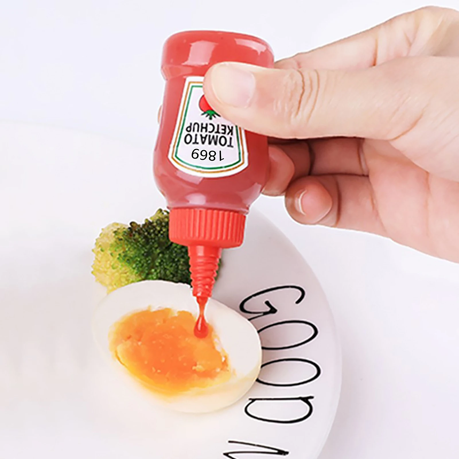 2pcs/set 25ML Mini Tomato Ketchup Bottle Portable Small Sauce Container Salad Dressing Container Pantry Containers for Bento Box