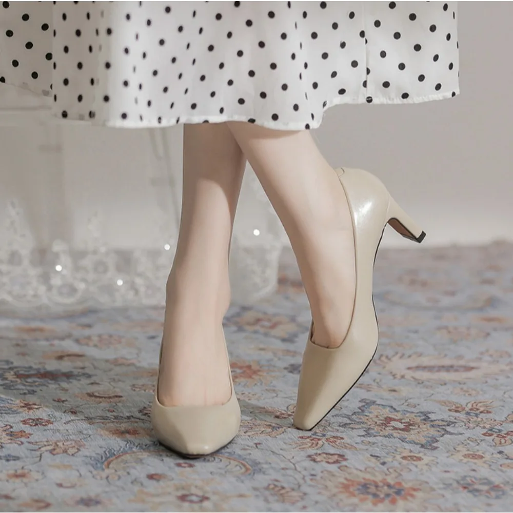 High Heels Women's New Professional Commuting Work Shoes Black Mid Heeled Leather Shoes French Retro Womens Single Shoes pumps - view 6
