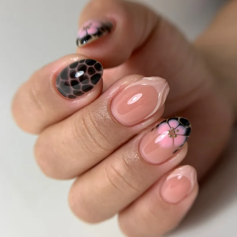 

24PCS Pink Flowers Short Almond False Nails Leopard Print French Press on Nails Steel Beads Light Luxury Fake Nails Wearable 네일