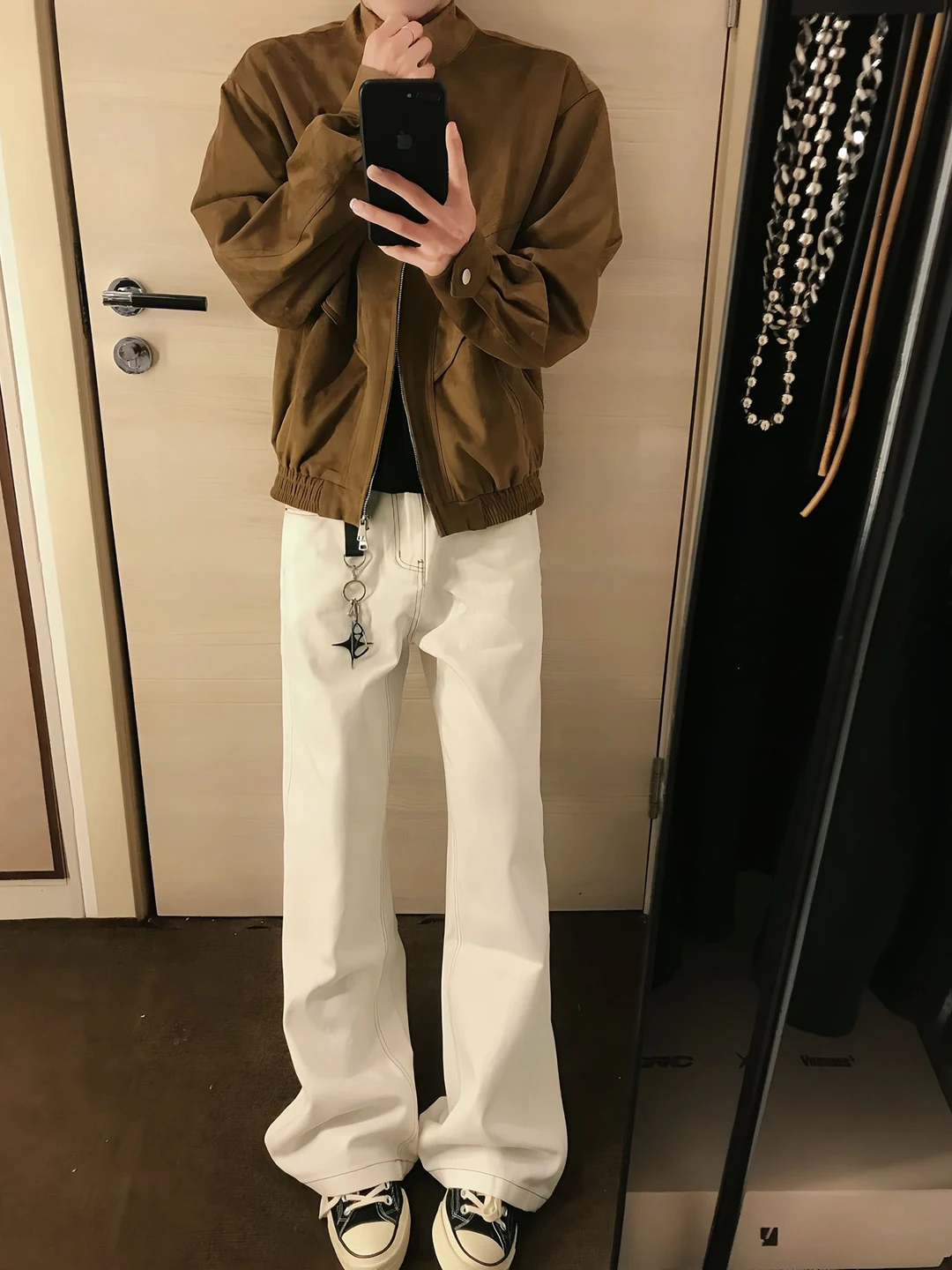 

Белые мужские джинсы Slim Fit Micro Flare в американском стиле High Street Vibe Cleanfit Drapey Knife Pants для повседневной носки