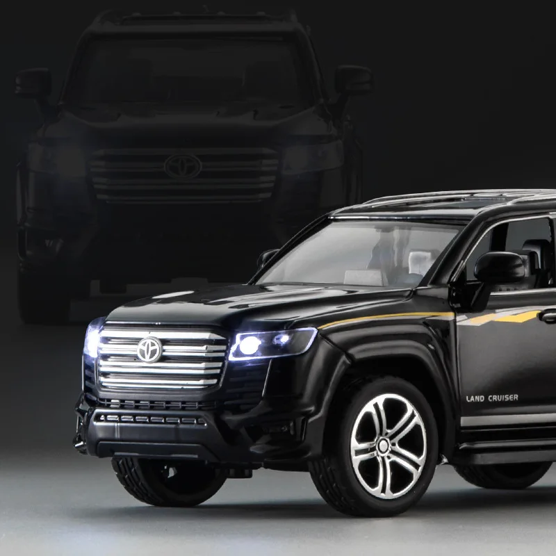 1:32合金ダイキャストランドクルーザーモデルおもちゃ車、6ドア開閉式SUV、ライトミュージック付きプルバック車両、幼児向けキッズギフト