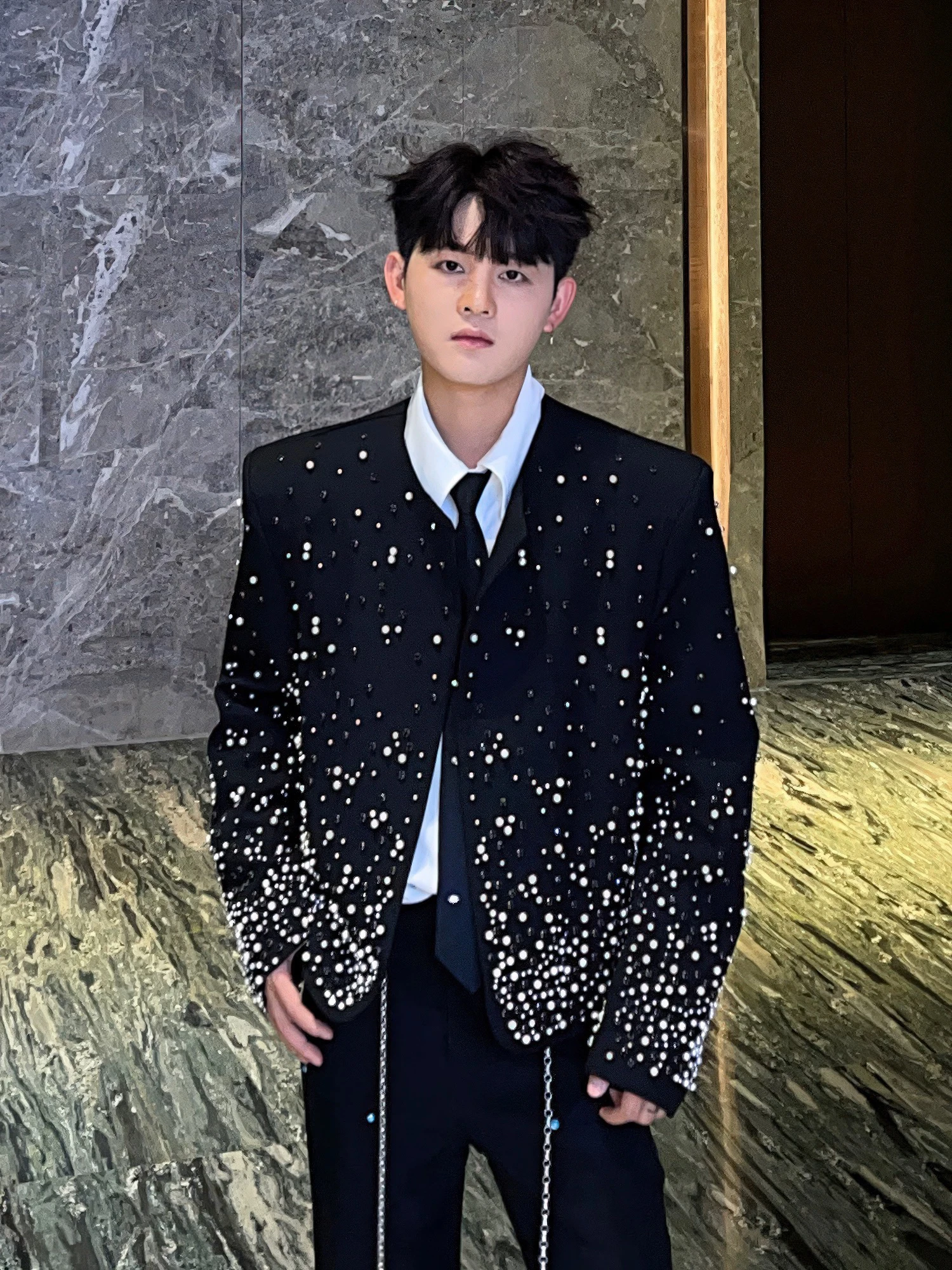 Men's 2025 Spring Autumn New Original Design Padded Shoulder Jackets Men's Small Fragrant Beaded Diamond Padded Shoulder Jacket