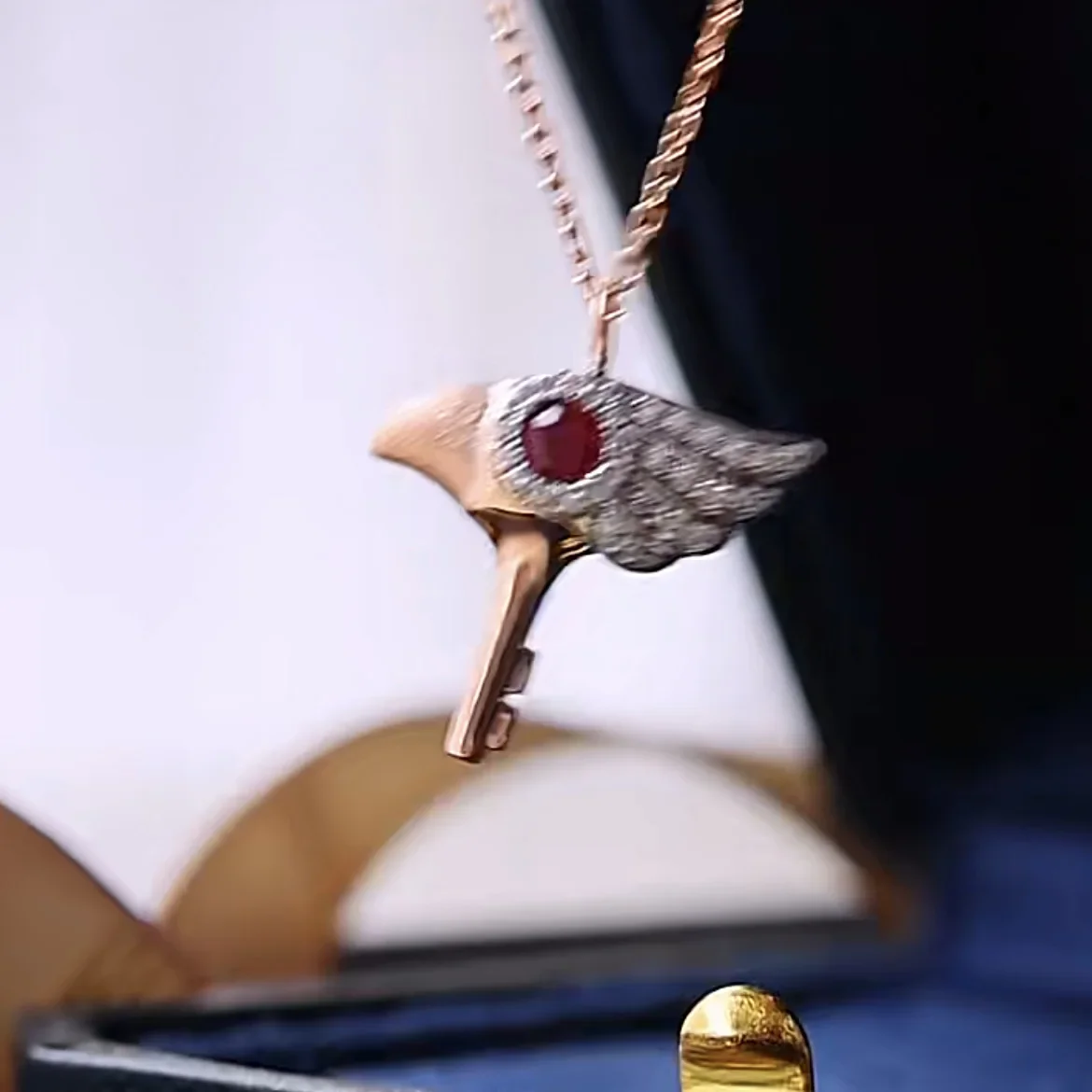 Lovely Red Eyed Eagle's Head Full Inlay Zircon Necklace Cartoon Necklaces That Children Will Love Gentle Rose Gold Color Jewelry