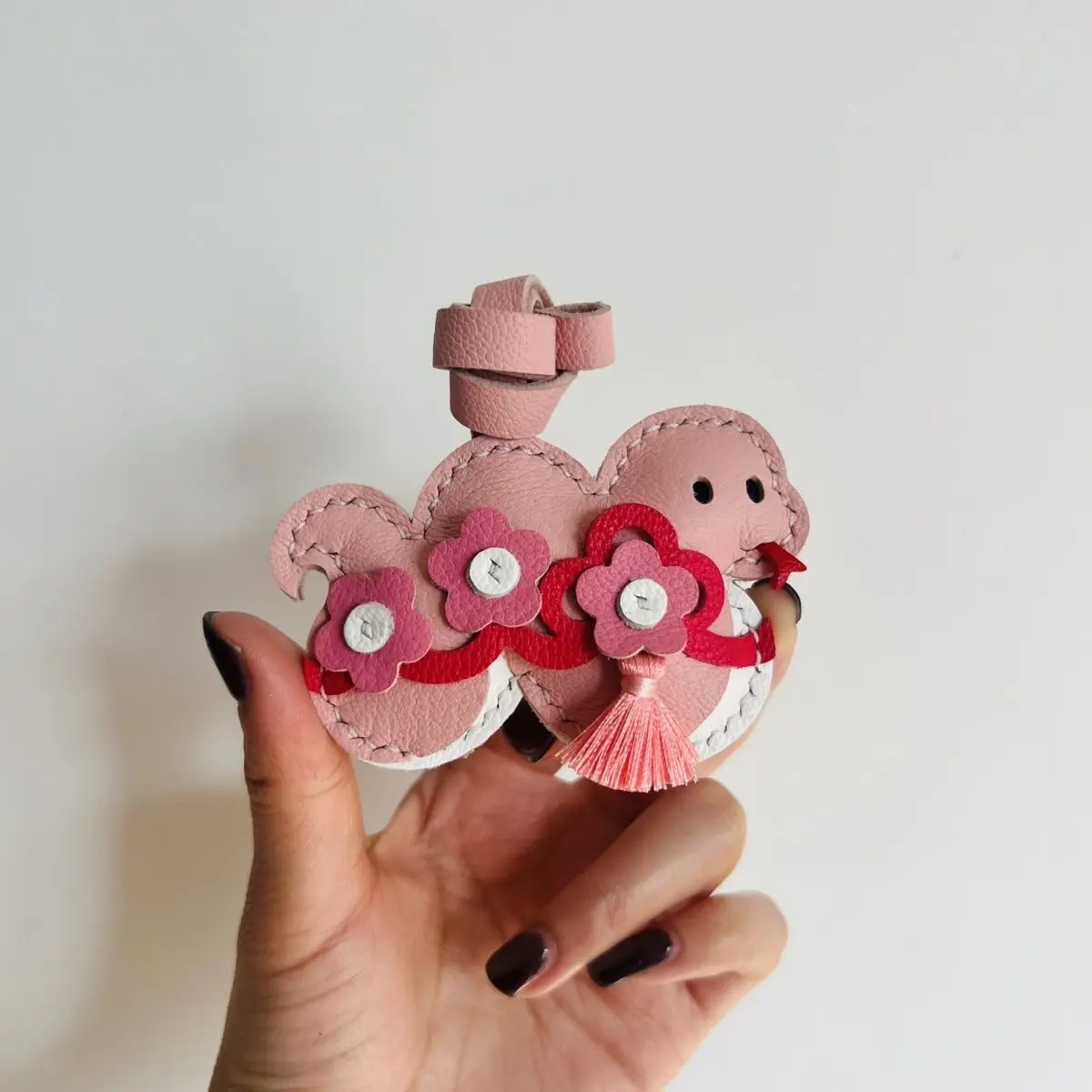 Einzigartiger süßer handgefertigter Schlangen-Anhänger aus echtem Leder, Autotasche, Schlüsselanhänger, Handtasche, Umhängetasche, Anhänger, Mädchen-Geburtstag, Weihnachtsgeschenk