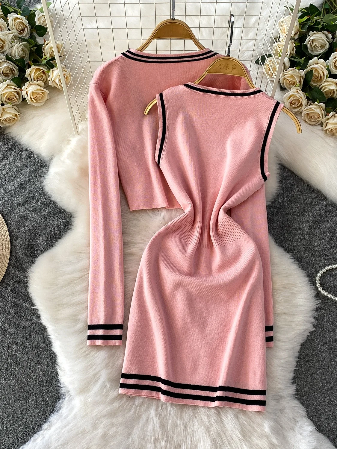 Setelan Dua Potong Rajutan Musim Gugur Musim Dingin, Mantel Kerah V dan Atasan Kerah U, Warna Modis, Pinggang Tinggi, Slim Fit