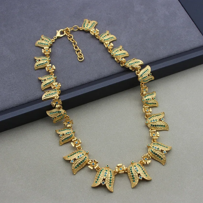 Europe and the United States New Women's Necklace Electric Gold-plated Rhinestone Inlaid Necklace Jewelry