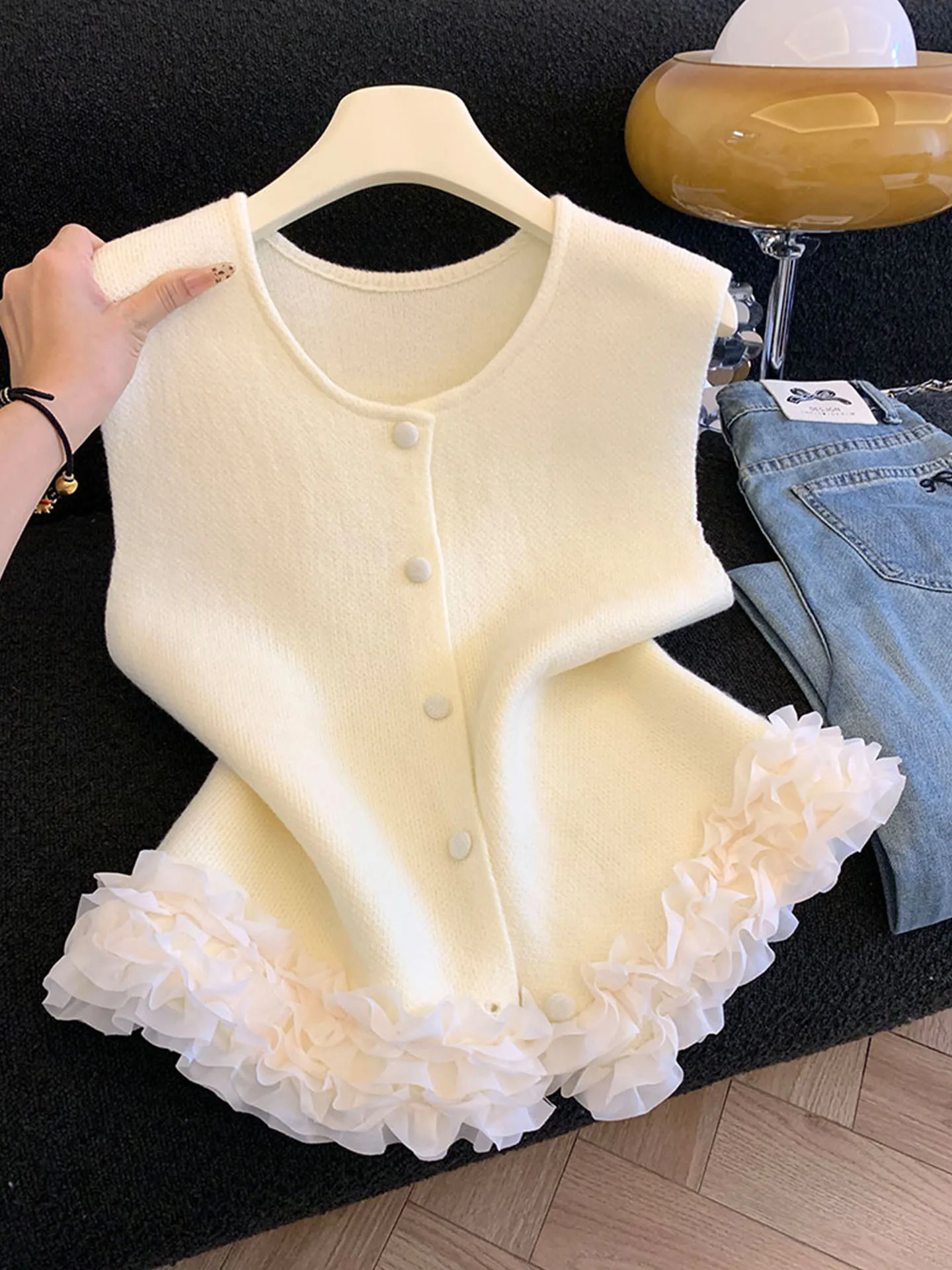 

Emily Clud Recommended Knitted Cardigan Vest Women's Sle Bot Hem Wood ain Warmth Bearing round Ne Button Closure