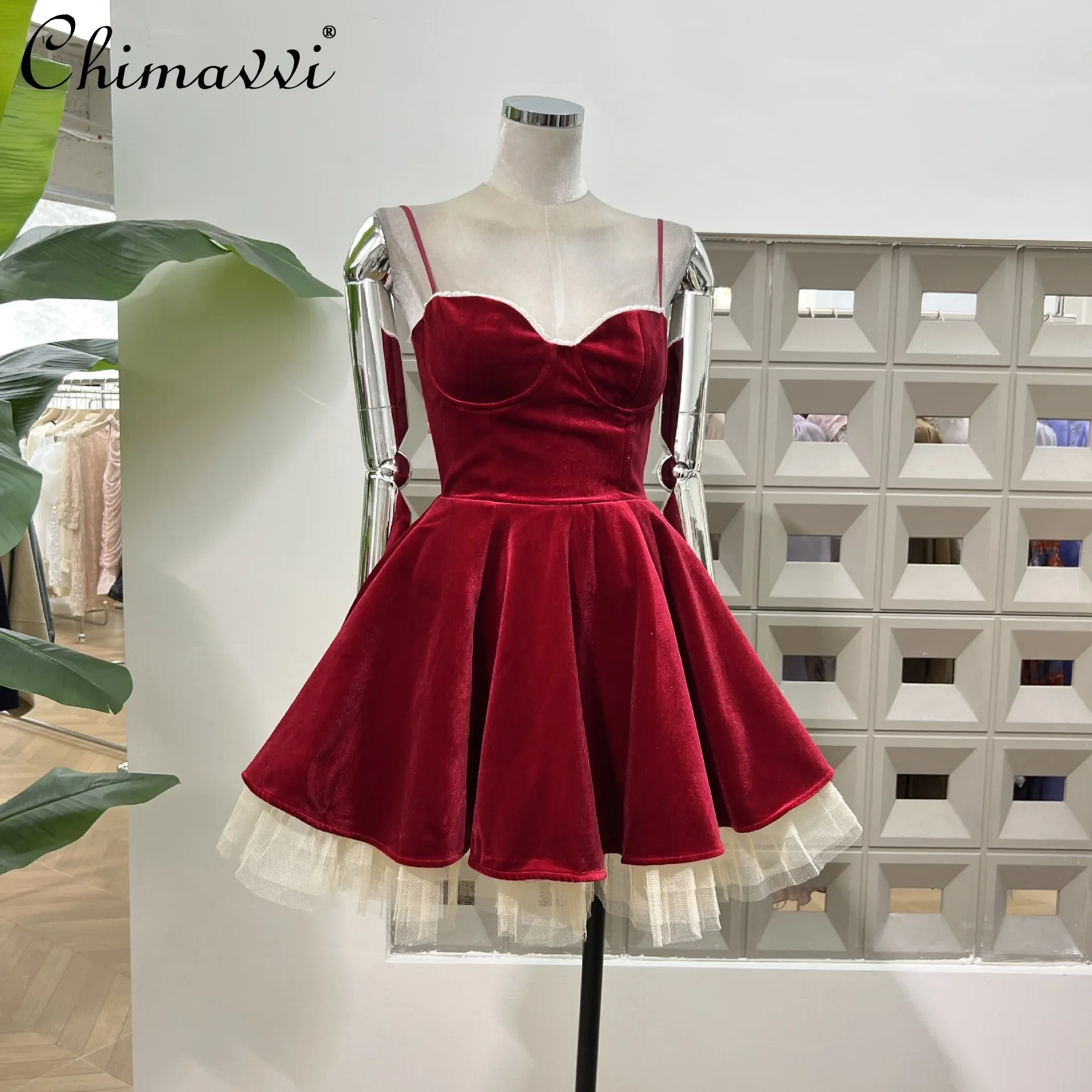 

French Elegant Sexy Sleeveless V-Neck High Waist Slim Fit Red Velvet Mesh Splicing Ball Gown Sling Short Evening Dress for Women