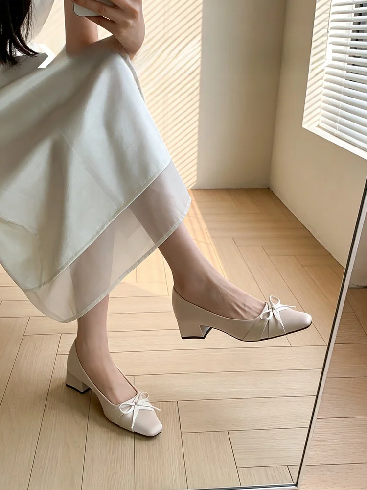 scarpe-singole-da-donna-in-raso-stile-francese-con-tacco-grosso-e-nodo-nuove-per-la-primavera-2026-scarpe-da-sera-in-stile-coreano-abbinate-a-gonne