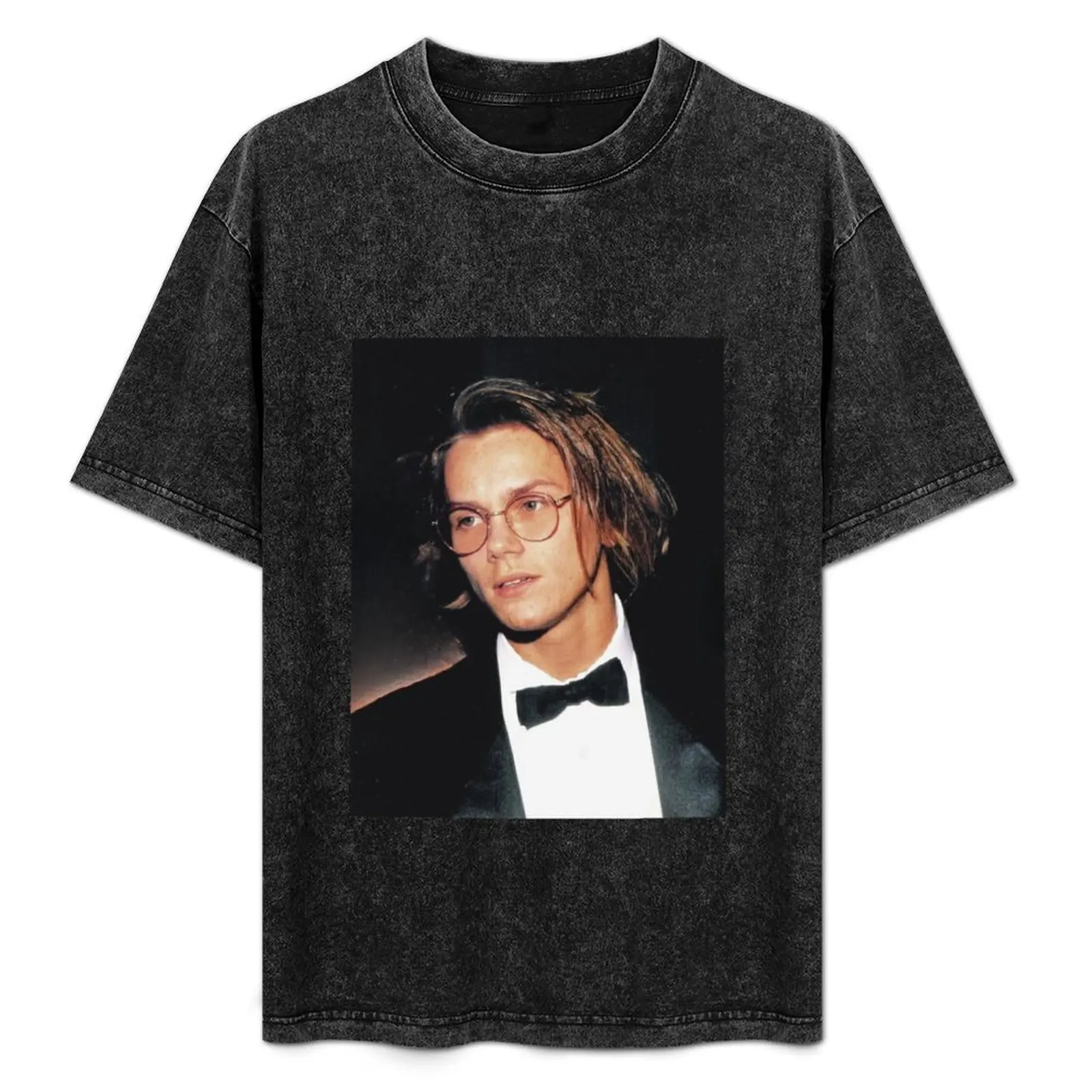 

river phoenix T-Shirt Quick Dry Travel T-Shirt