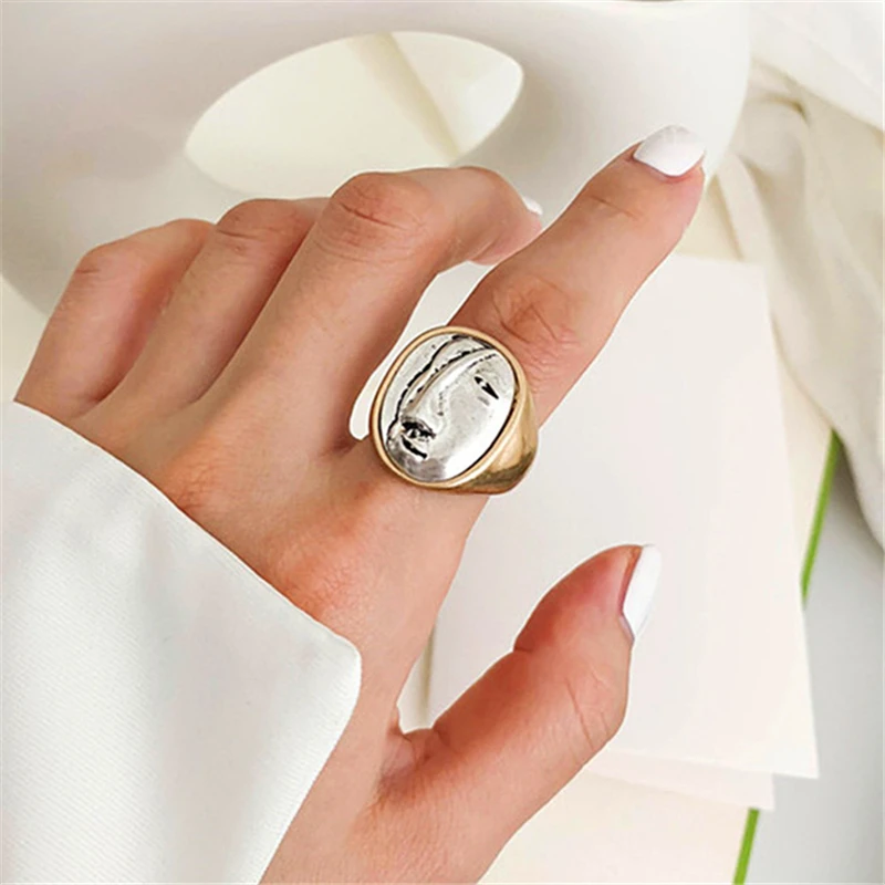 HUANQI Vintage Exaggeration Portrait Big Round Rings Personality Geometric Finger Rings for Women Girls Party Jewelry Gifts