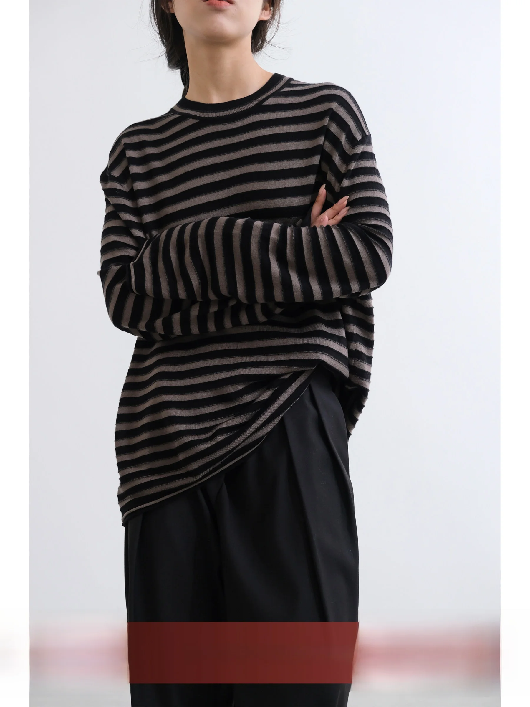 

Классические полосатые вещи никогда не выходят из моды! Шелково-шерстяной вязаный пуловер для женщин, свободного кроя, с длинными рукавами и круглым вырезом