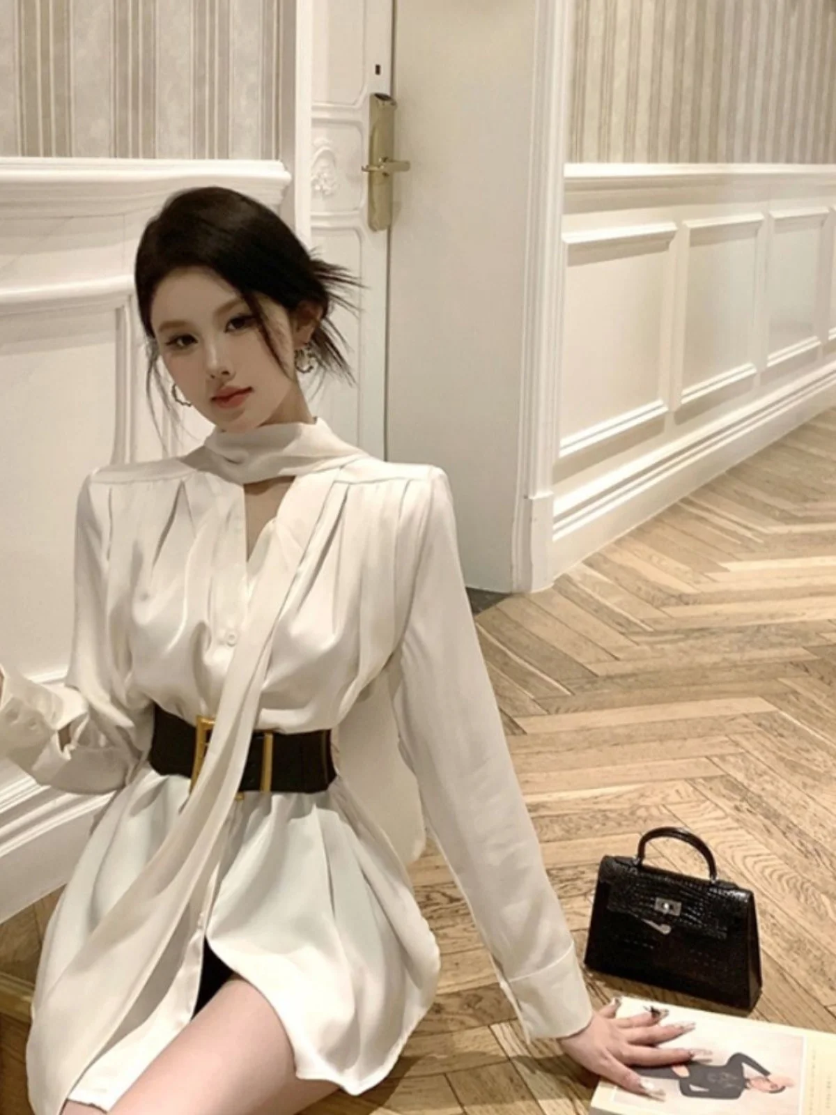 

Ele Satin Dr with Sa Waist Cinching V-Ne Long Sve Commute Sle High-End Ladylike Godd Feel irt Dr