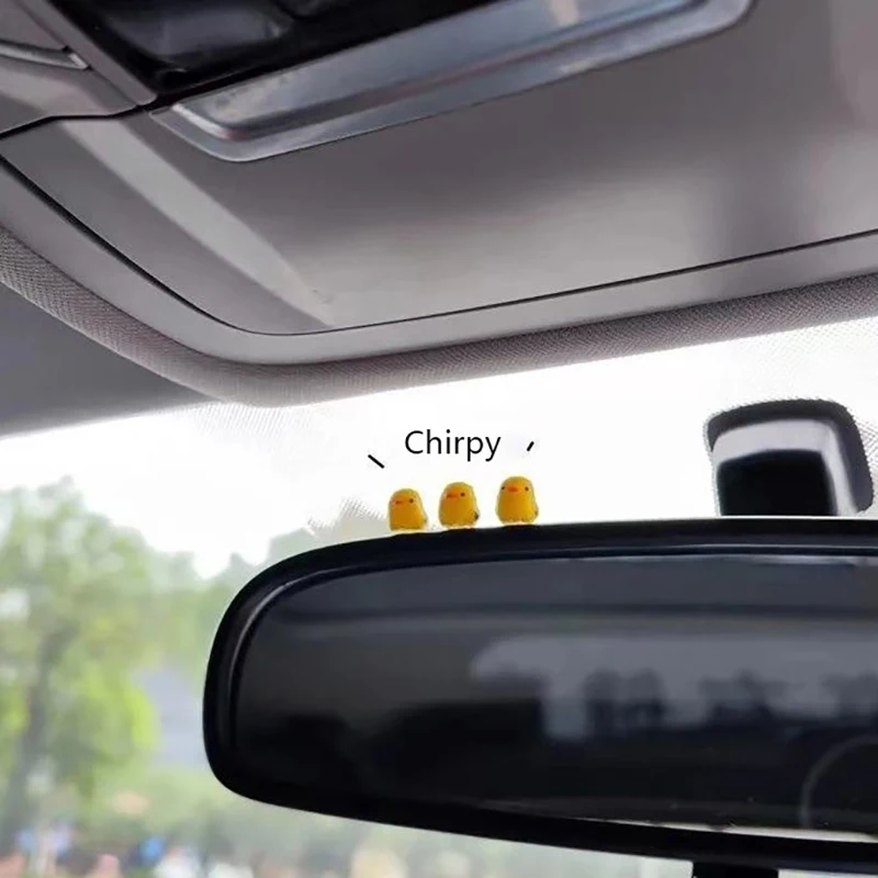 12PCS Cute Mini Chicken Car ornamenti decorativi Car Center Console specchietto retrovisore decorazione cruscotto auto decorazione
