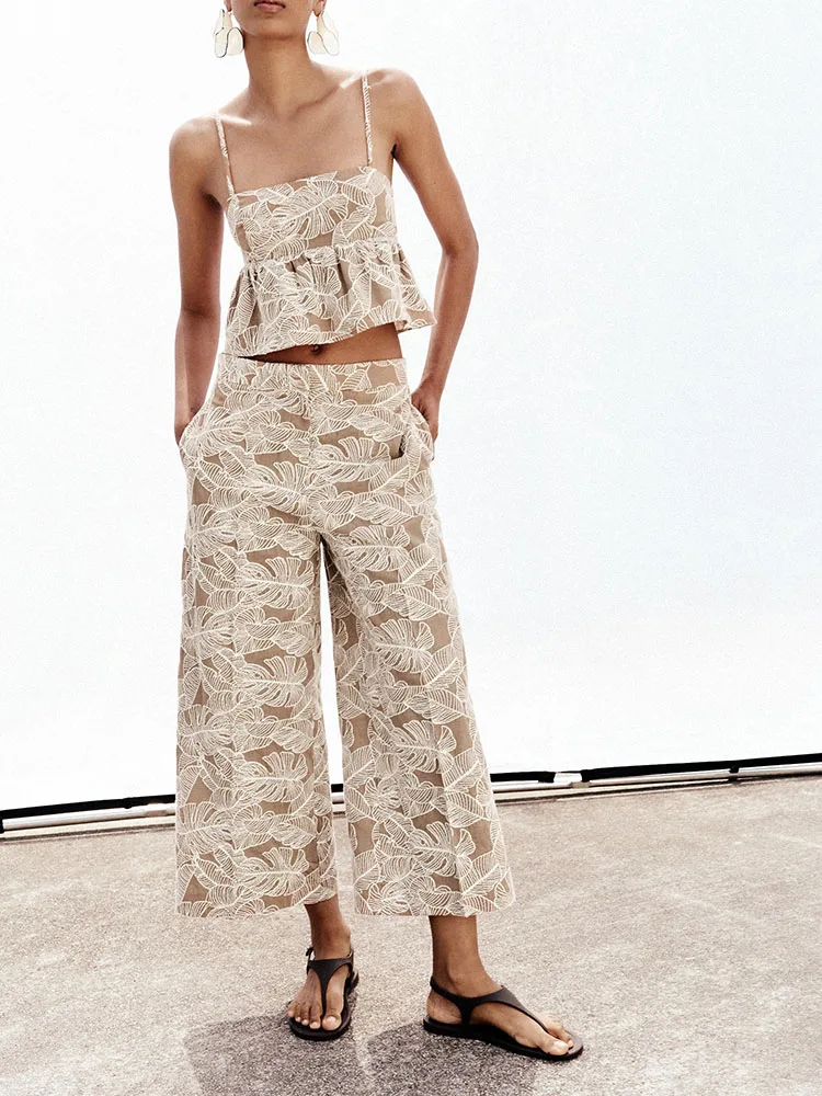 

Летний комплект 2025: Новинка! Женский костюм с вышивкой, топ и длинные брюки, высокое качество, круглый вырез, стильный комплект из двух предметов.