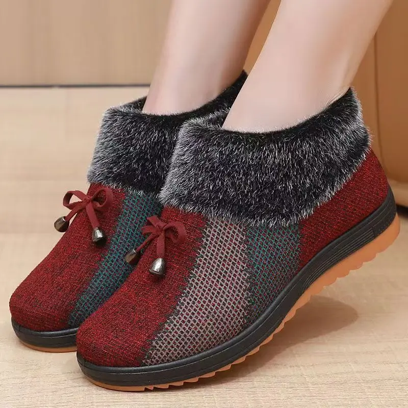 Botas de algodón de invierno para mujer, con suela plana, diseño tipo zapatilla, para llevar por el tobillo, ideales para mujeres de mediana edad y personas mayores, con forro de felpa, cálidas, ligeras y con cuello de felpa.