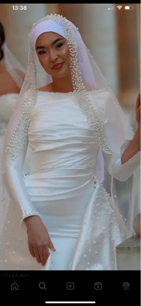 Vestidos de casamento árabes muçulmanos para mulheres, mangas compridas, vestido de noiva com o pescoço, trem destacável, grânulos de cetim, vestido pérola