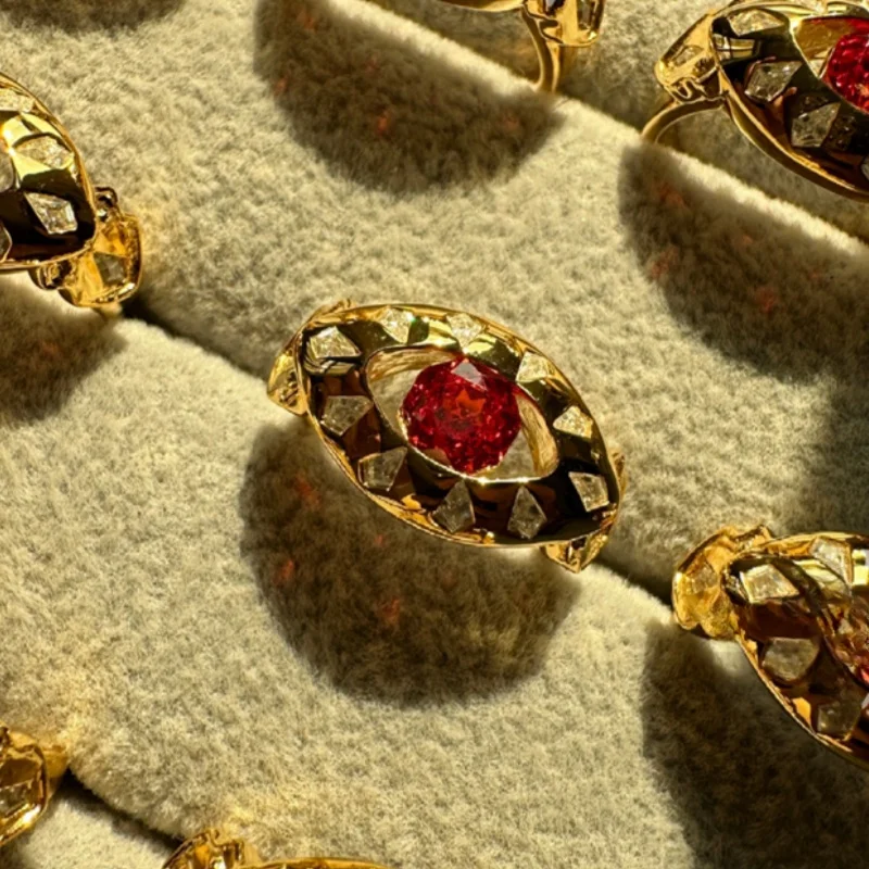 ألويس ترانسي نفس النمط العين الدائري امرأة الأحمر الزركون خواتم النساء الأسود بتلر أنيمي اكسسوارات الذهب اللون تأثيري مجوهرات هدية #1