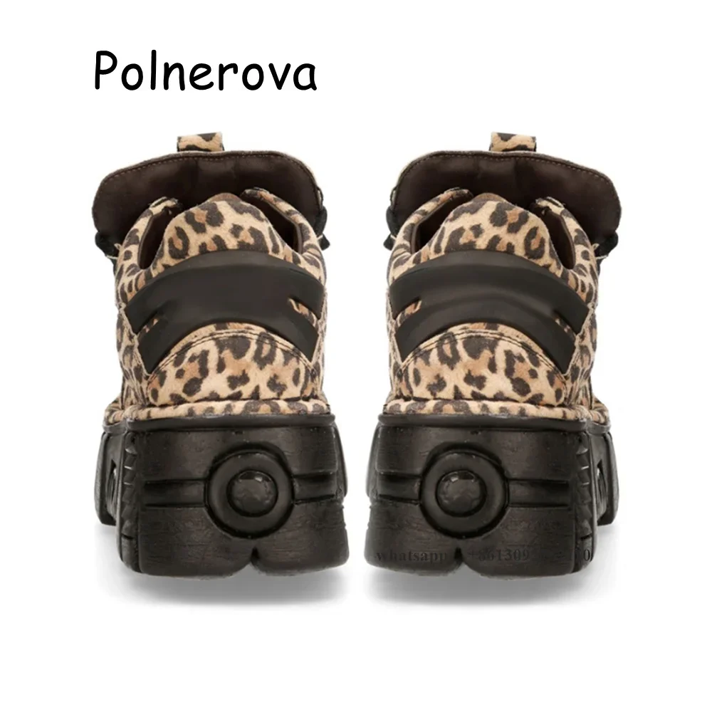 Stivaletti incrociati con stampa leopardata Suola spessa Scarpe con punta tonda Primavera Hottie Decorazione in metallo Scarpe punk con plateau incrociato