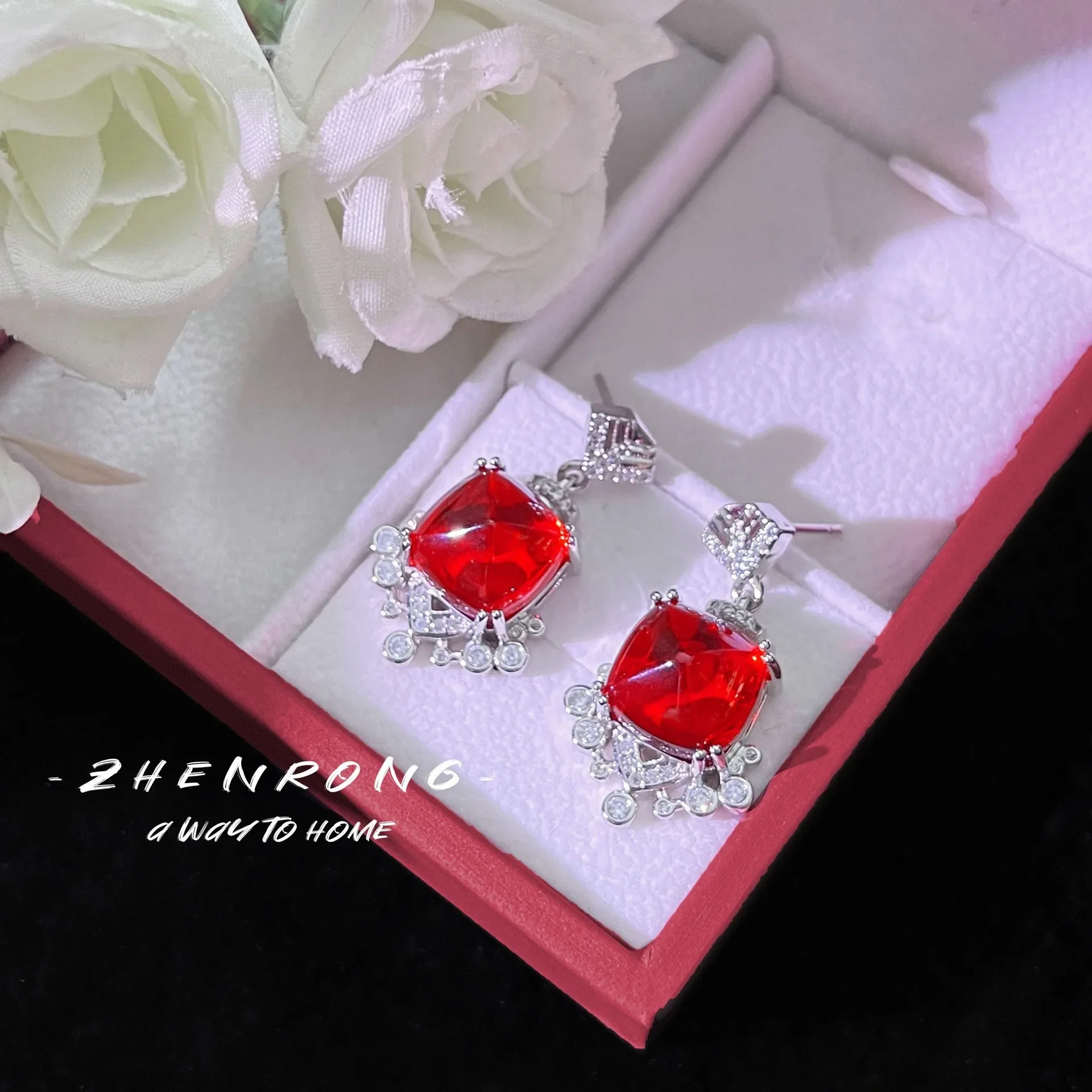 S925 Sterling Silber Halskette Ohrstecker Set Taubenblutrot Zuckerturm Voll mit Diamanten Schmuck Accessoires für Frauen – Detail 5