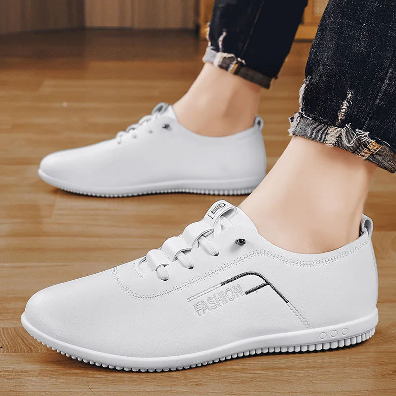 Zapatos informales de suela suave Para hombre, zapatillas transpirables finas a la moda, Color blanco sólido, novedad de verano 2024