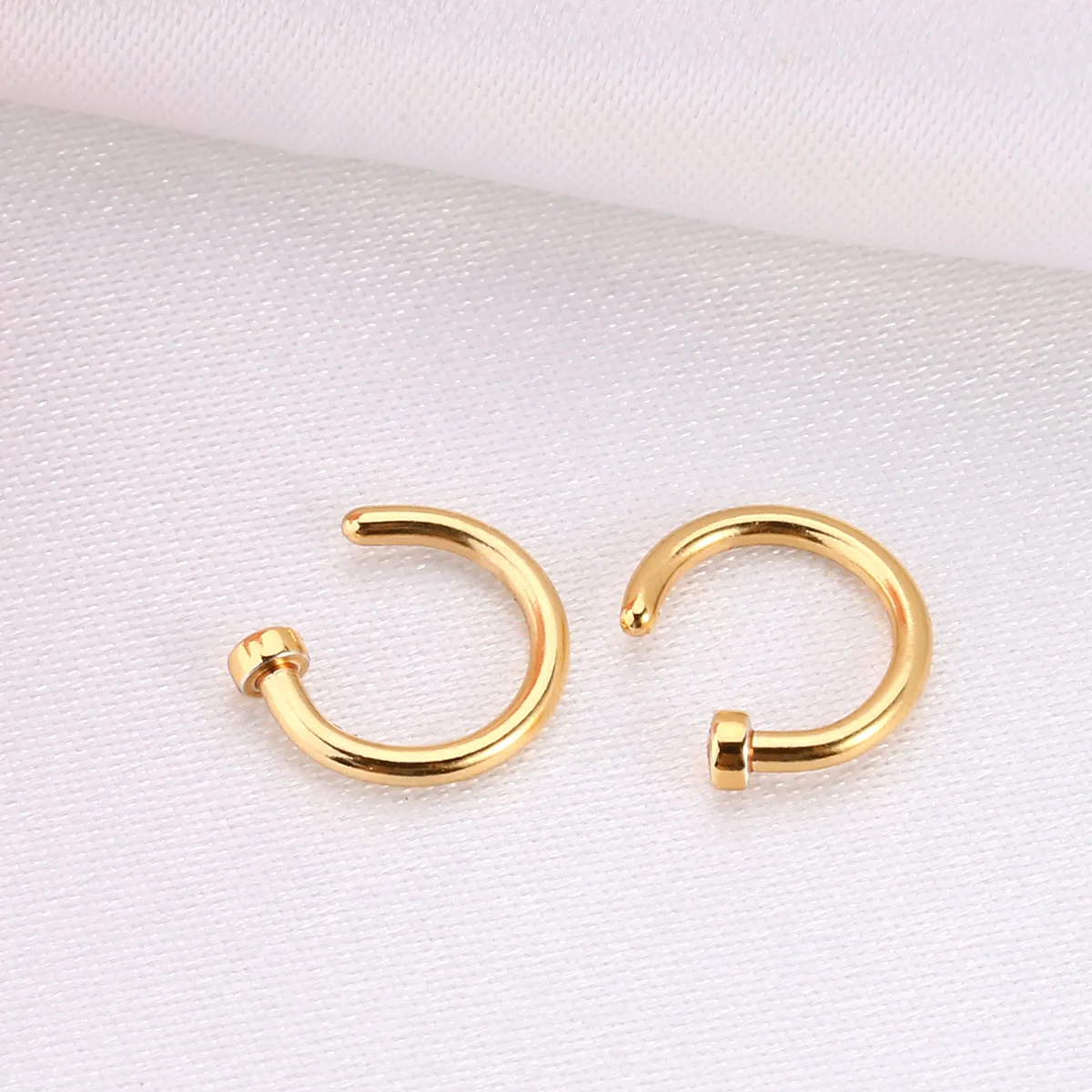 

2 Pcs Titanium Steel Nose Ring Jewelry Piercing Stud Hoop European Fashion Piercings Hoops for Women Man