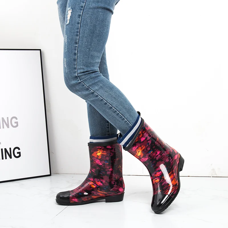 

​ Женские непромокаемые резиновые сапоги до середины икры с флисовой подкладкой, противоскользящая студенческая обувь для теплой воды для использования на открытом воздухе ​