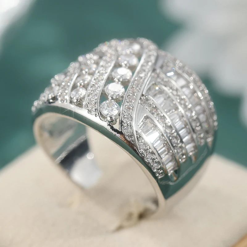 Luxuriöser Eingelegter Weißer CZ Damenring Exquisiter Silberfarbener Geometrischer Ring für Tägliches Tragen und Partys Jubiläumsgeschenk – Detail 3