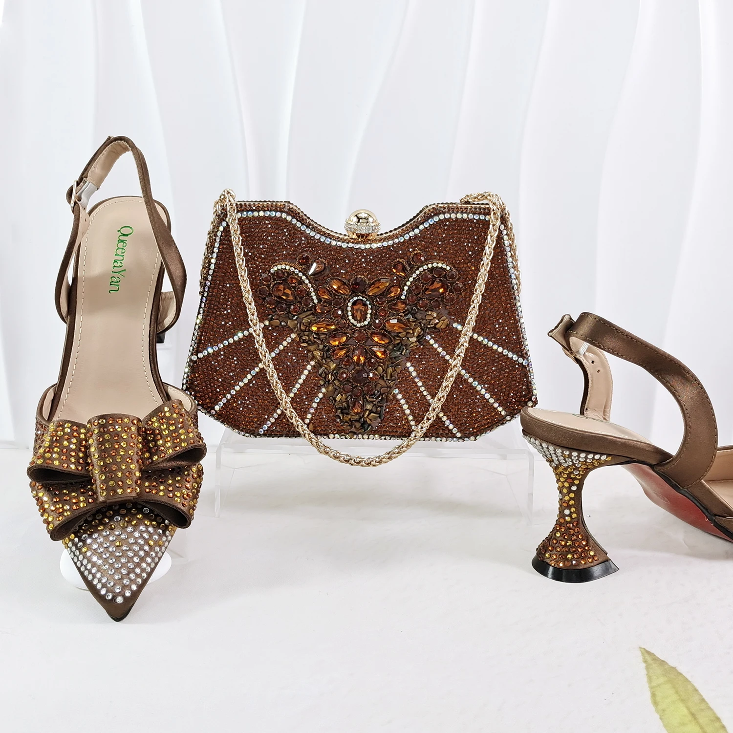 Exclusive Projects for Distinguished People Royal Women Shoes Matching with Mini Clutches Pointed Shoes Wedding Shoes and Bag