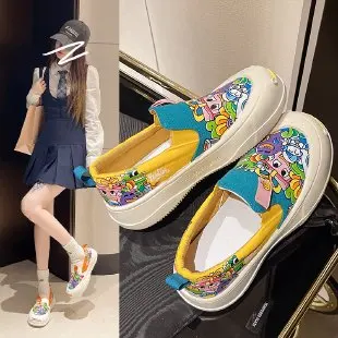 Open smile canvas shoes women 2024 spring summer soft platform lazy slip-on loafers graffiti cloth shoes